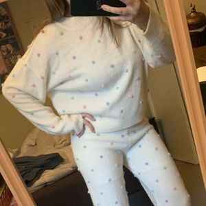 Kittenish sweater and pants set